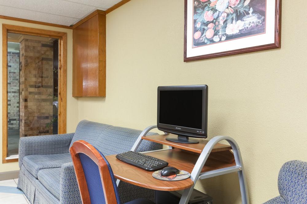 Americas Best Value Inn Searcy Exterior photo