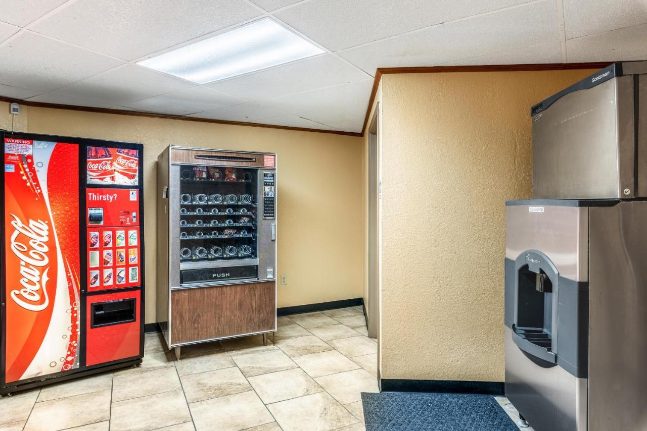 Americas Best Value Inn Searcy Exterior photo